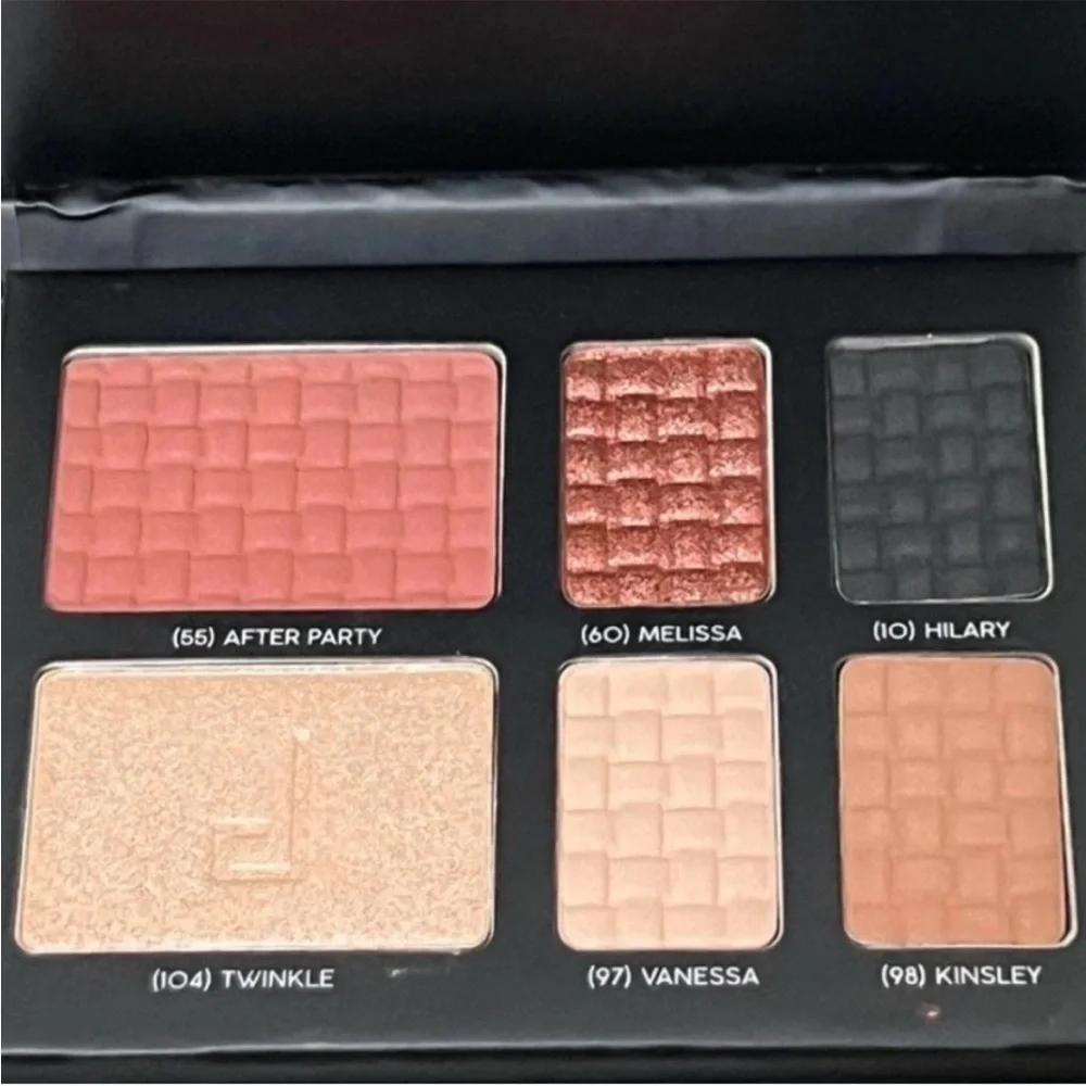 Doucce Multi-Shade Eyeshadow Set of 9 unopened make-up nip